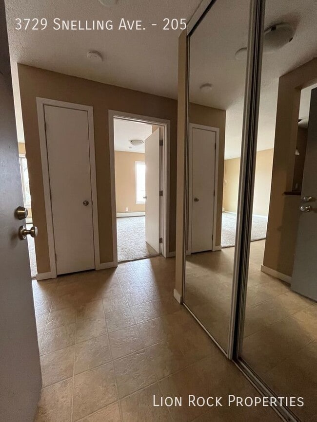 Building Photo - Your Contemporary Haven in Minneapolis for...