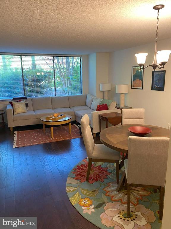 Foto principal - 10101 Grosvenor Pl