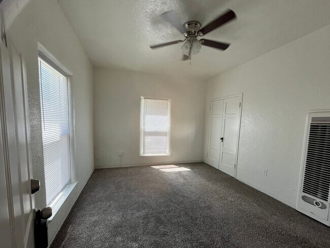 Foto del edificio - Conveniently located 1-bedroom, 1-bath apa...