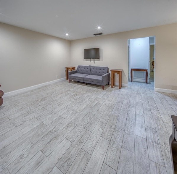 Photo - 301 S Lakeside Dr Apartment