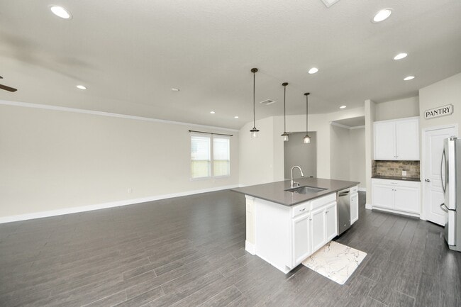 Building Photo - 5318 Royal Press Dr