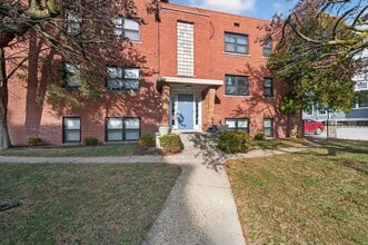 Building Photo - 306 E 19th St