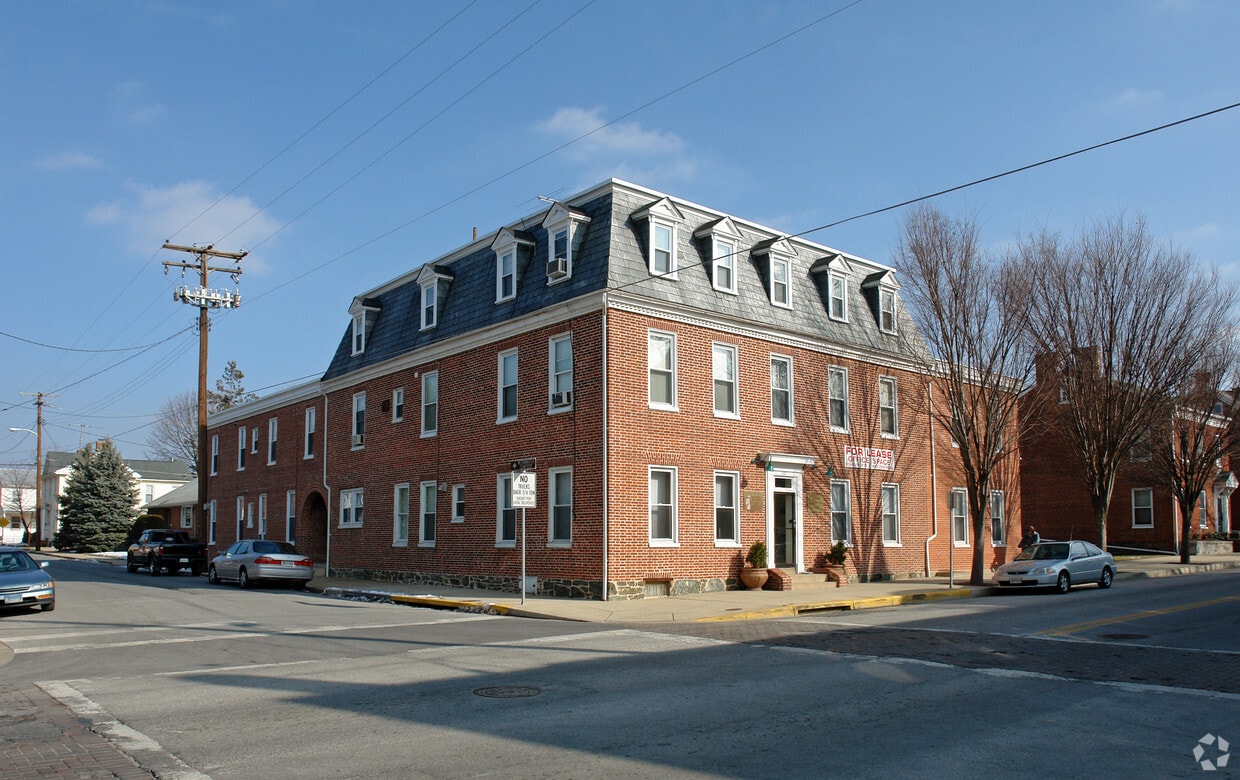 Primary Photo - Chur-Main Bldg