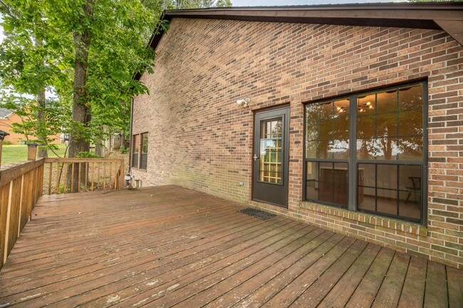 Building Photo - 7750 Melanie Cir