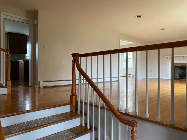Building Photo - 294 Overhill Dr