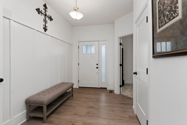 Building Photo - Single Family - 5 Bedrooms, 4.5 Bathrooms ...