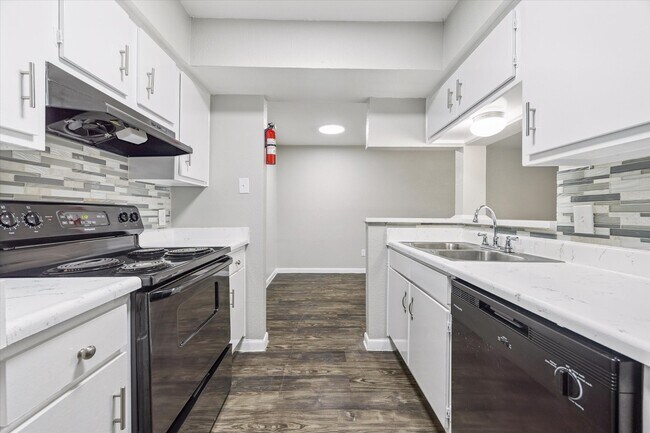 Foto del edificio - 3800 Sherwood Ln