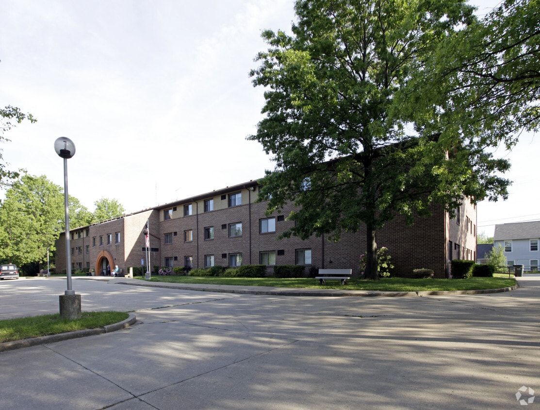 777 Eastowne Dr, Ravenna, OH 44266 Apartments in Ravenna, OH