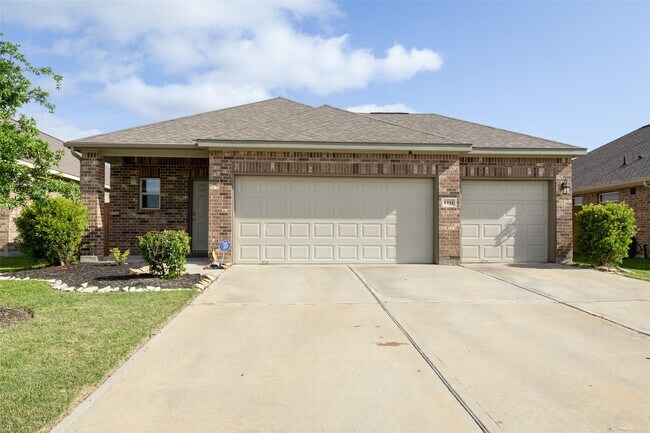 Foto del edificio - 1333 Red Hills Dr