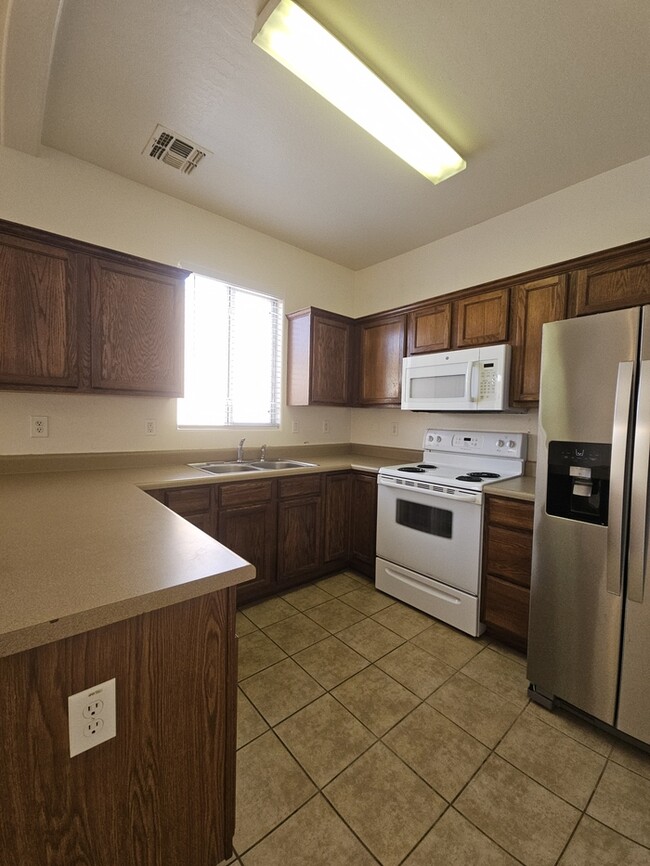 Foto del edificio - 3 bed 2 bath in San Tan Valley Hunt/Magma ...