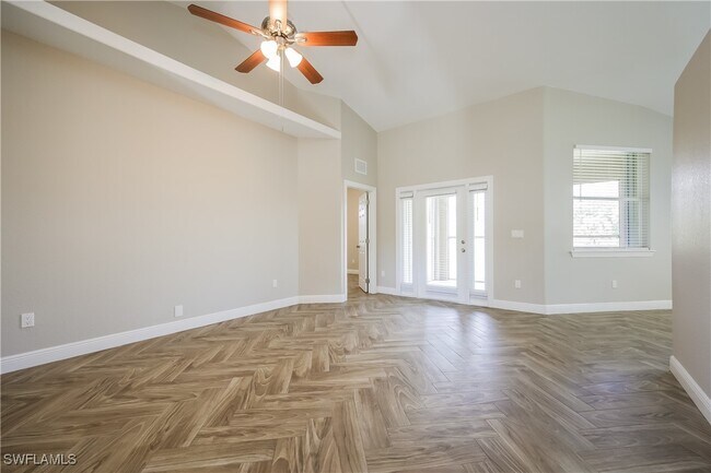 Building Photo - 906 Cortez Ave