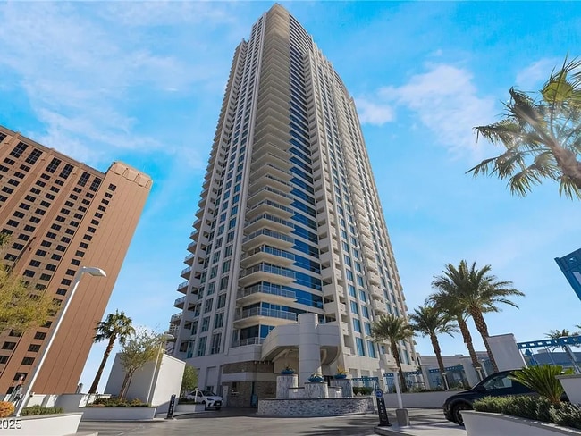 Building Photo - 2700 Las Vegas Blvd S