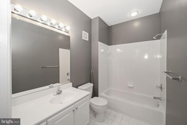 Building Photo - 1024 Leeward Way