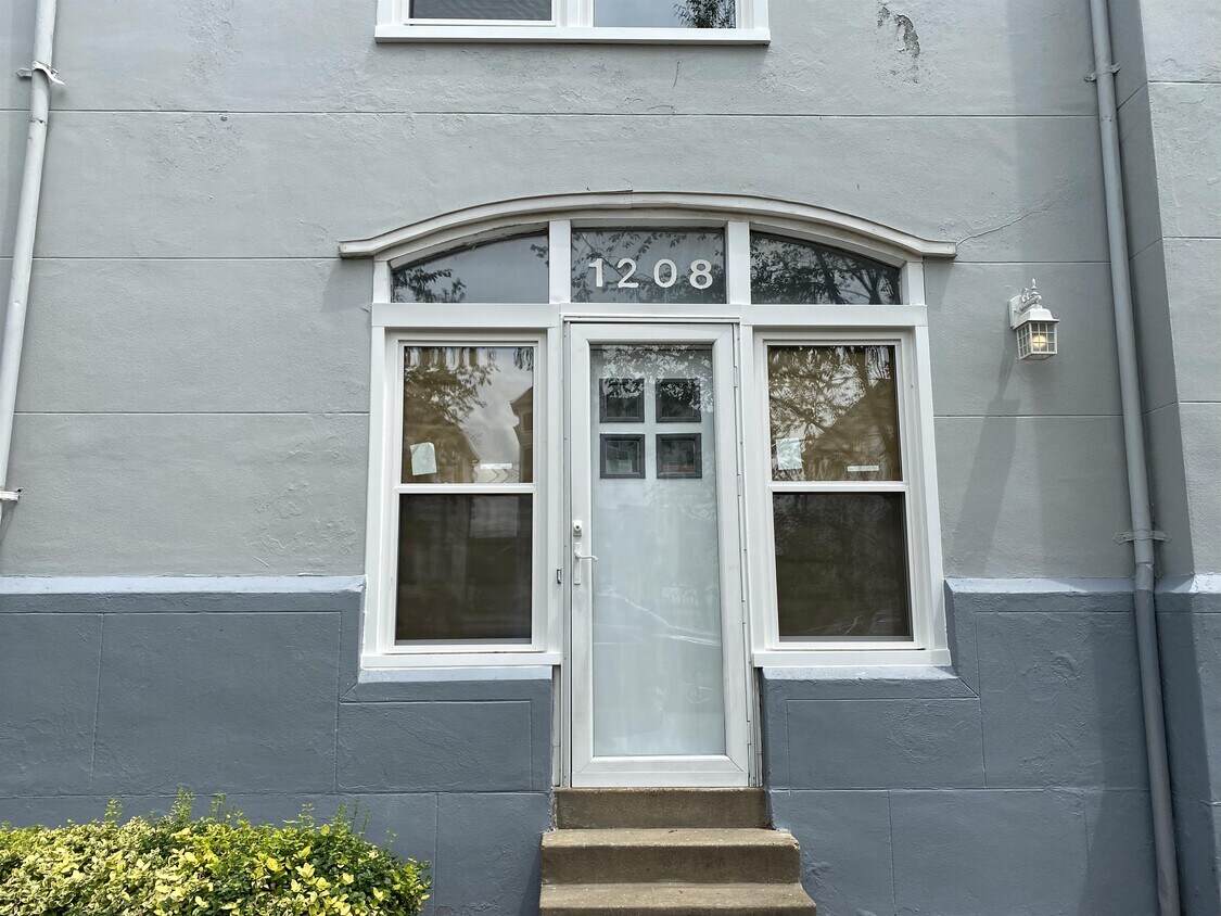 1208 Hadley St, Saint Louis, MO 63106 Townhome Rentals in Saint Louis