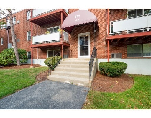 Primary Photo - 272 Albion St