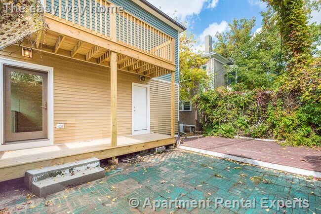 Building Photo - 299-301 Alewife Brook Pkwy Unit #2