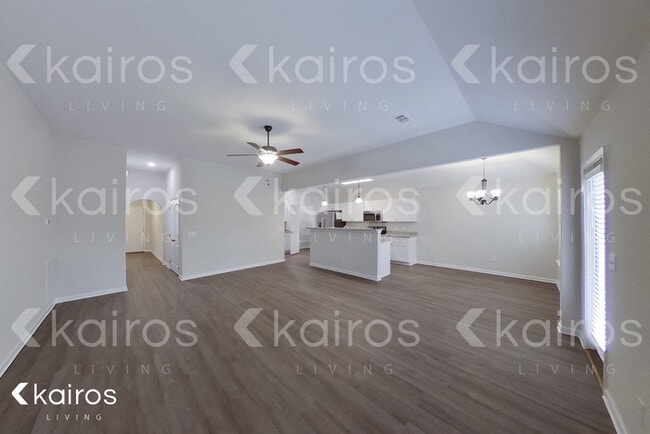Building Photo - 820 Heather Dr