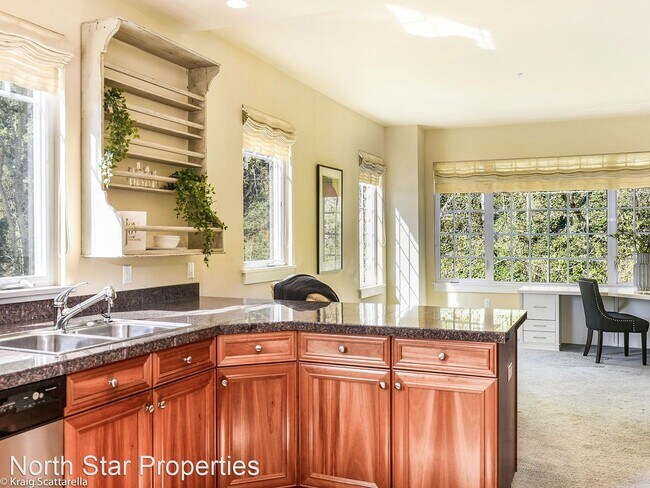 Foto del edificio - 2 br, 2 bath House - 125 Furnace St