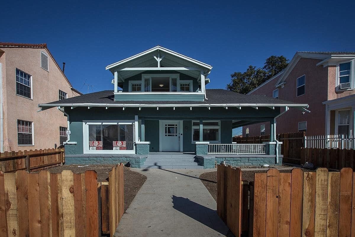 1075 Leighton Ave, Los Angeles, CA 90037 Apartments in Los Angeles