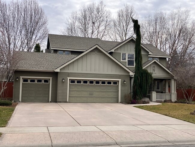 Building Photo - 1074 N Caledonia Pl