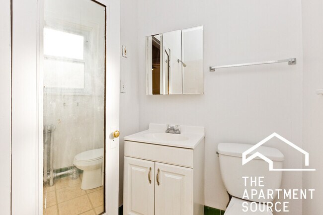 Foto del edificio - 7542 Adams St