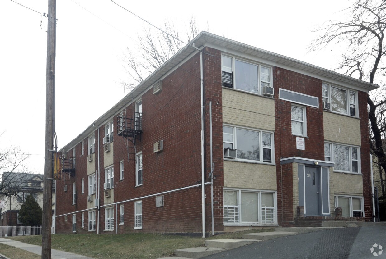 Primary Photo - 681-685 15th Ave