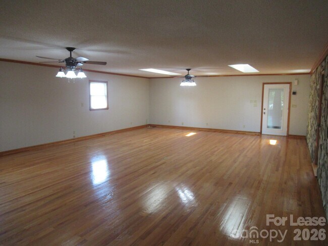 Foto del edificio - 7800 Cherry Point Dr