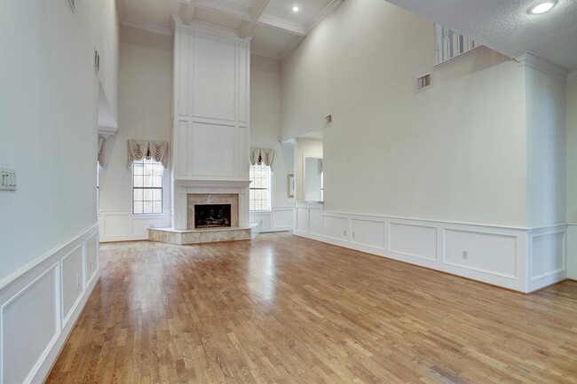 Building Photo - 2510 Potomac Dr