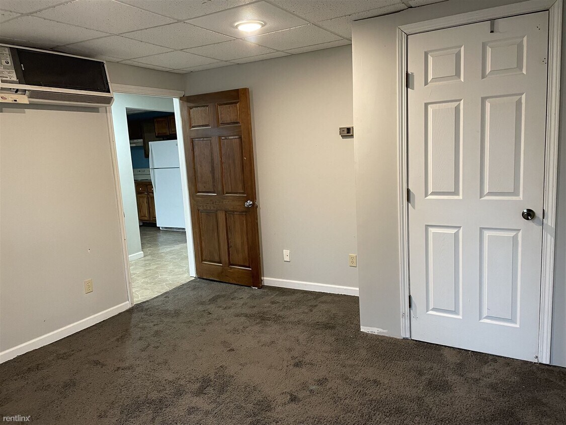 140 W Garden St, Muir, MI 48860 Townhome Rentals in Muir MI