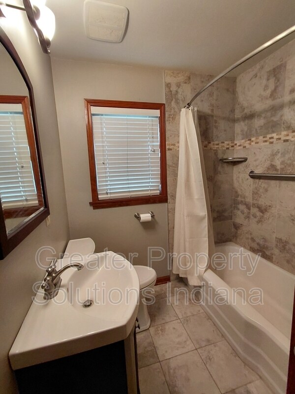 Foto del edificio - 625 E South St