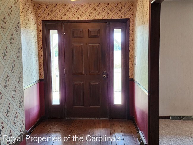 Building Photo - 3 br, 3 bath House - 4518 Lookout Dam Rd