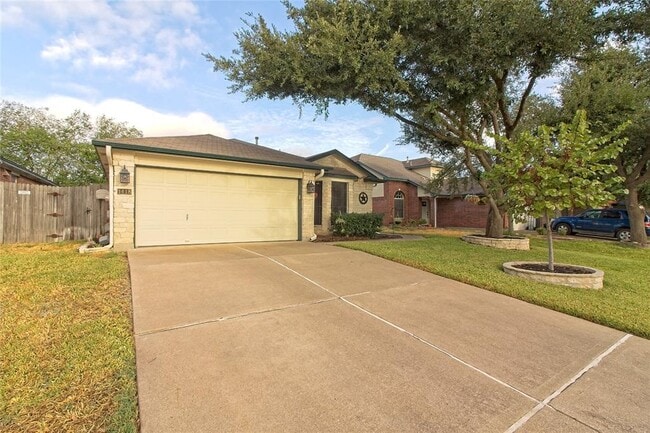 Building Photo - 1418 Thibodeaux Dr