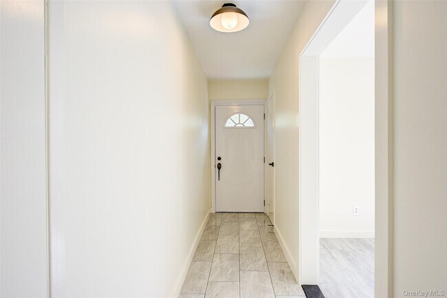 Building Photo - 71-65 Douglaston Pkwy