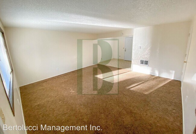 Foto del edificio - 350 NW Willamina Dr