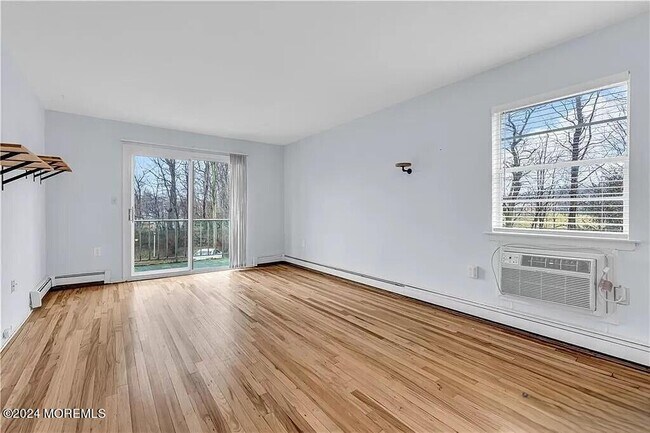 Foto del edificio - 400 Cranbury Rd