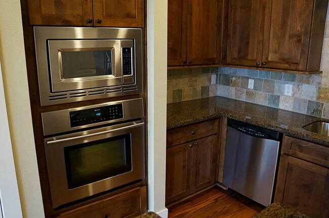 Foto del edificio - 102 Riley Ln
