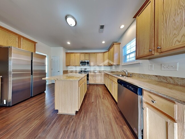 Building Photo - 7207 Tanners Creek Dr