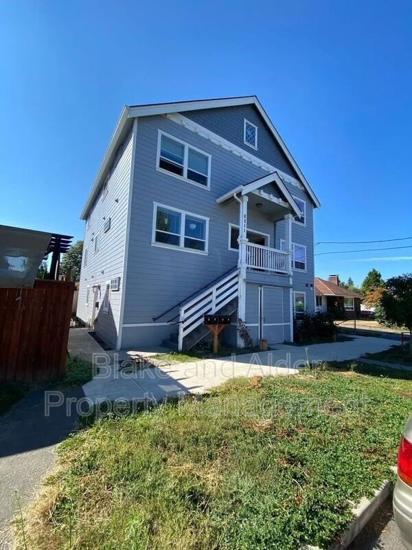 Photo - 8211 N Montana Ave House