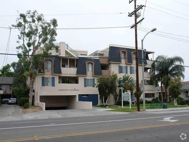 Willowbrook Apartments - Park City Walk