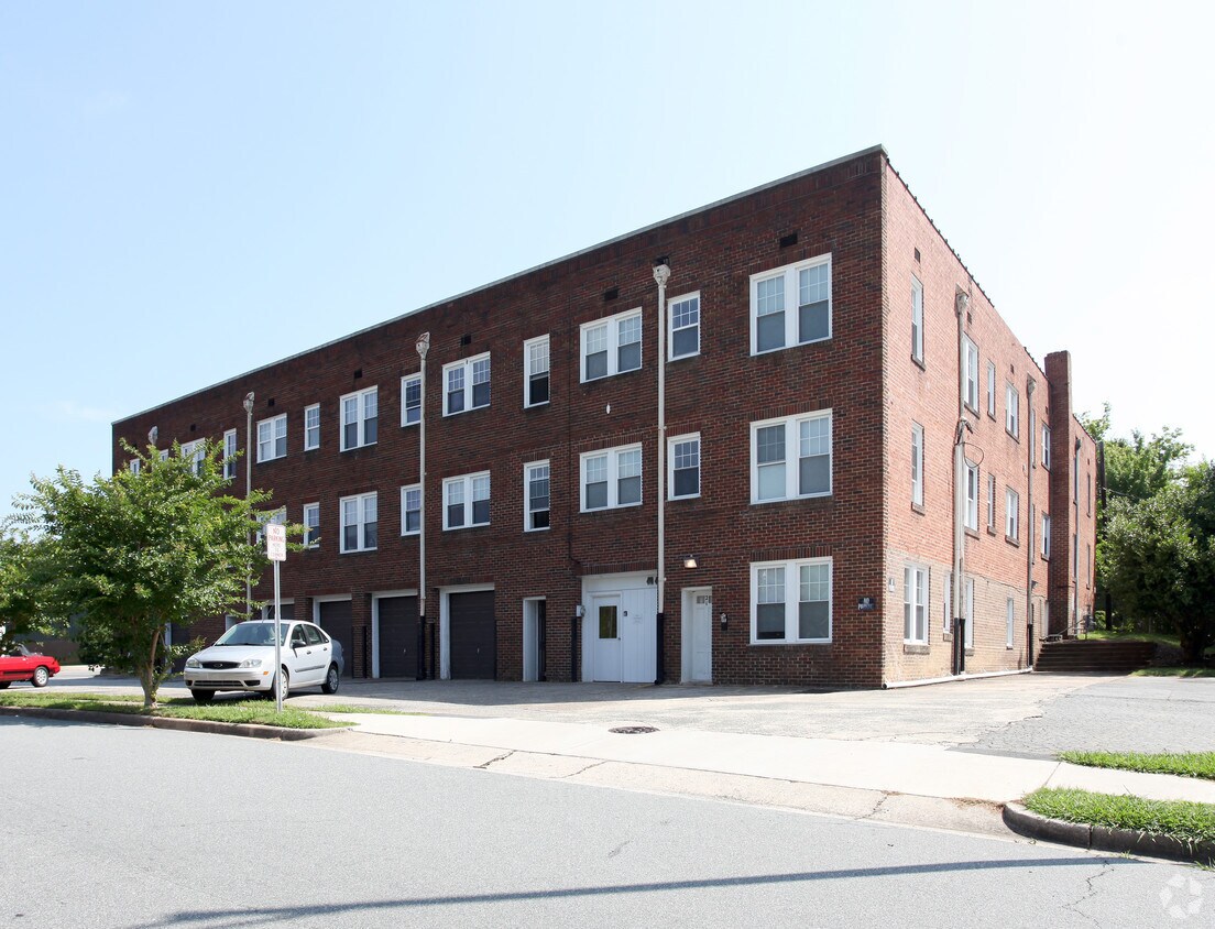 Courtyard Apartments 852 S Main St Burlington, NC