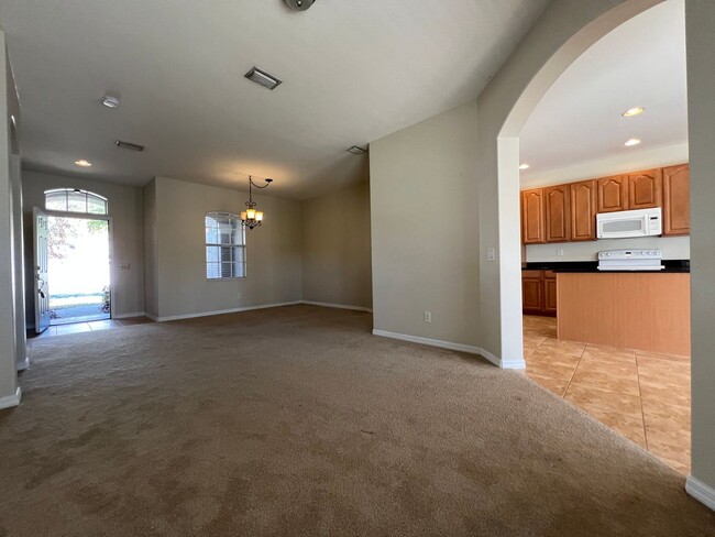 Building Photo - $2,295 ** Annual ** 4 Bedroom / 3 Bath * S...