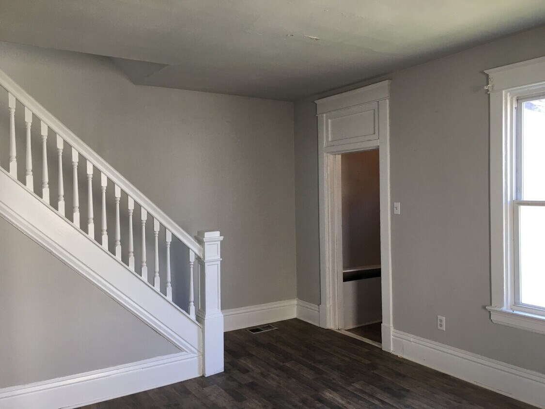 607 Eau Claire St, Butler, PA 16001 House Rental in Butler, PA