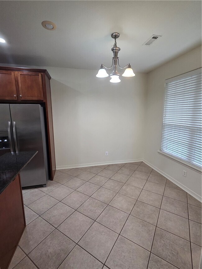 Building Photo - 3219 W Thornebrook St