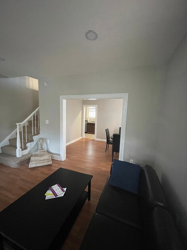 Foto del edificio - 606 Sheridan St NW