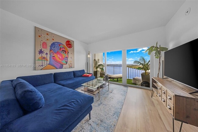 Building Photo - 300 Bayview Dr