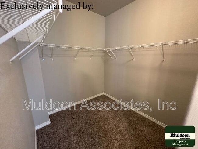 Foto del edificio - 6838 Black Saddle Dr