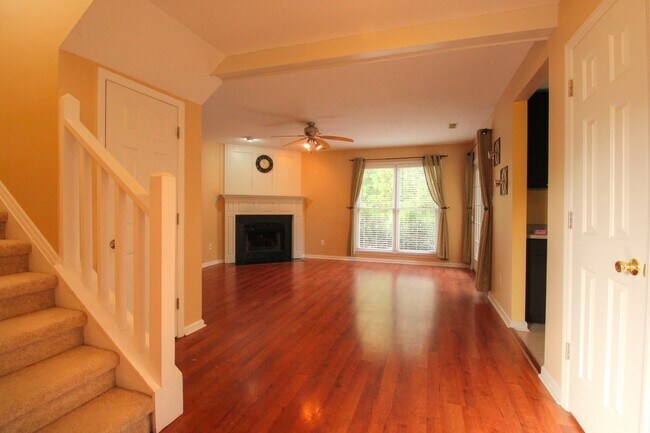 Foto del edificio - Nice 3 bedroom 2 bath town home in SW Durh...