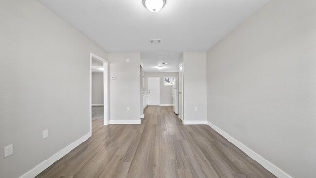 Foto del edificio - 7810 Glass St