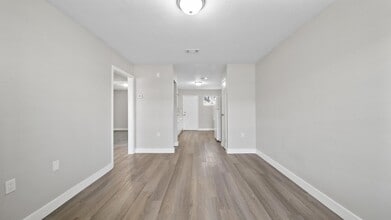 Building Photo - 7810 Glass St