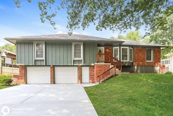 Primary Photo - 409 NW MEADOWVIEW DR, BLUE SPRINGS, MO 64014